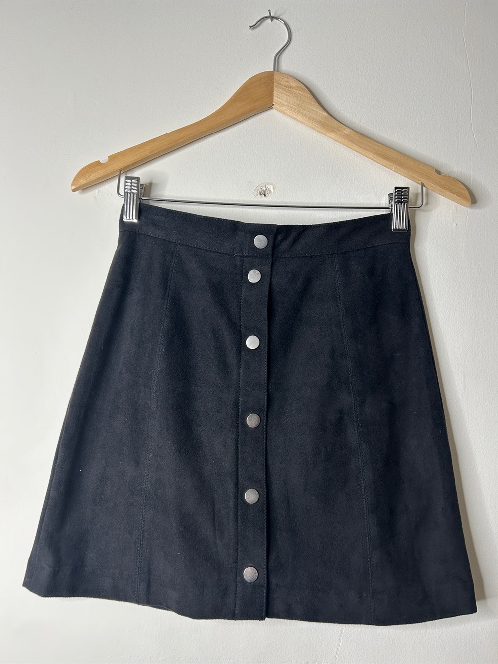 H&M Black Button-Front Faux Suede Mini Skirt